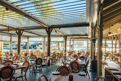 Kokonut Willys @ The Grand Hotel